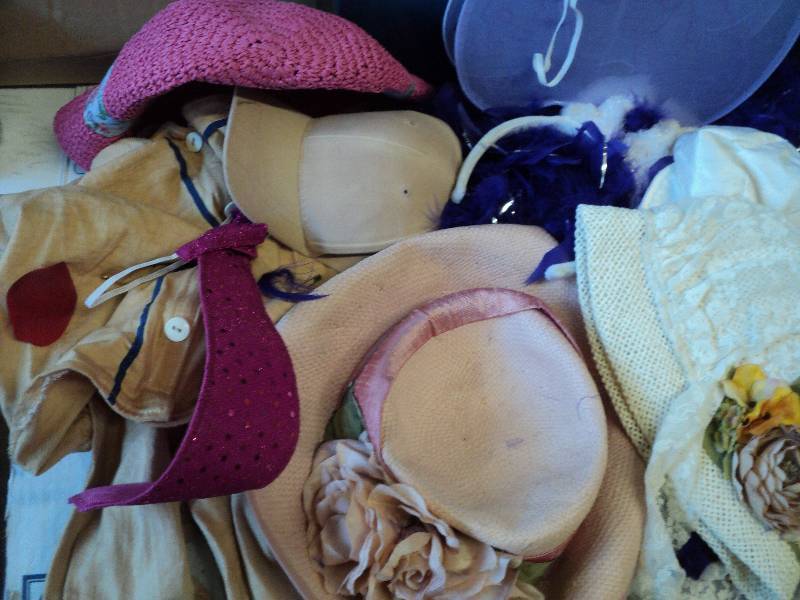 lot 393 image: vintage clothing and miscellaneous ...