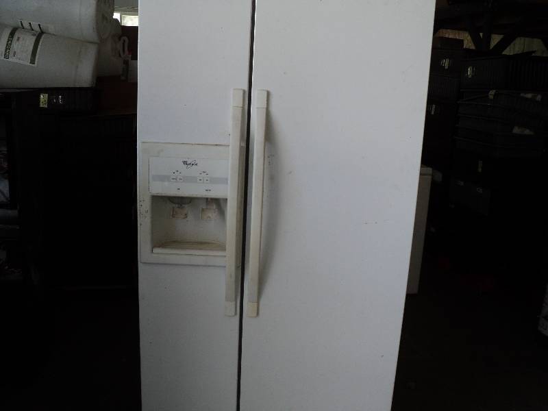 lot 408 image: Whirlpool Refrigerator - needs clea...