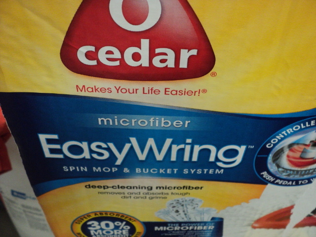 lot 411 image: O Cedar Easy Wring mop and bucket...