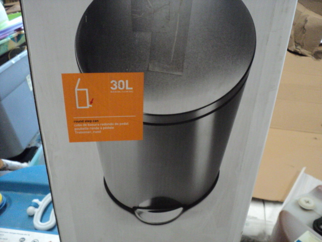 lot 414 image: Simple Human Silent Garbage can 30L...