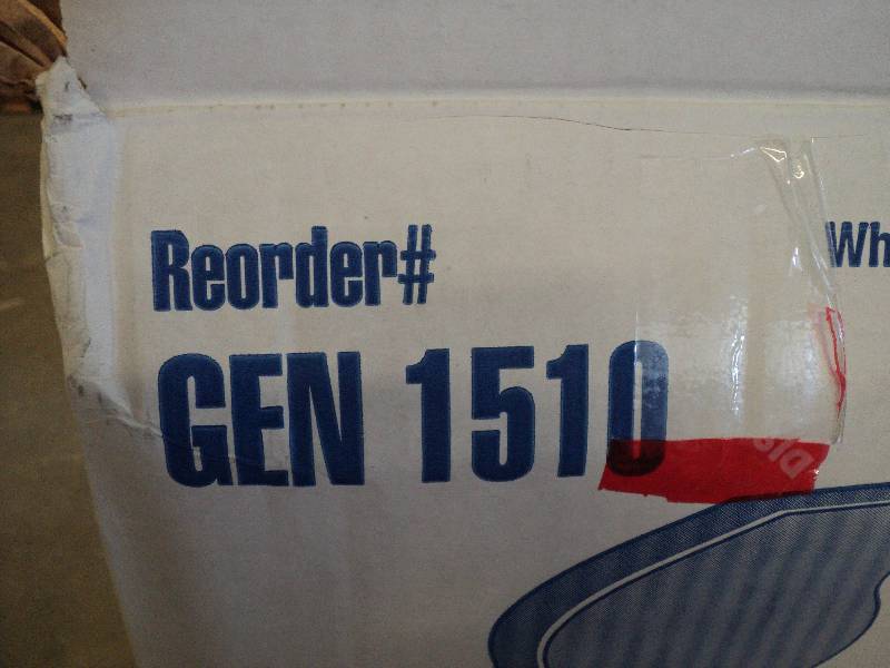 lot 404 image: Gen 1510 - white C-fold towels2400...