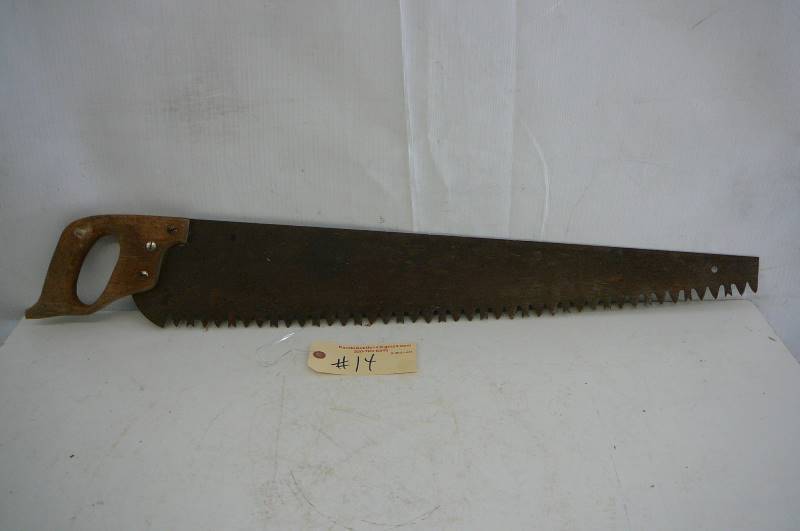 lot 14 image: Hand saw 34 long