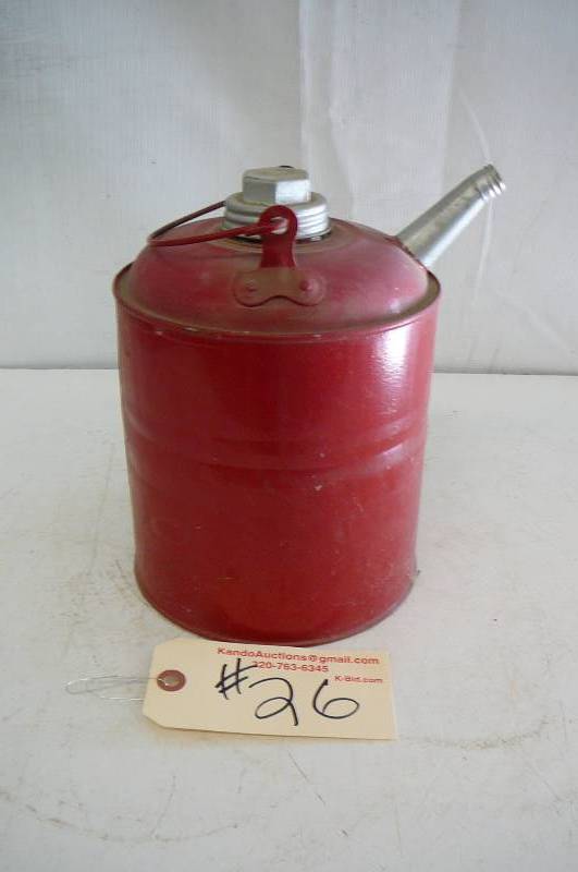 lot 26 image: Gas Can 1 gal