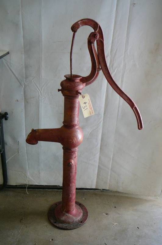 lot 31 image: Well Pump 49 tall