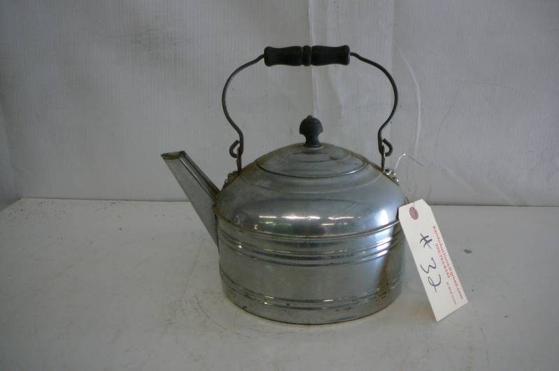 lot 32 image: Copper tea kettle