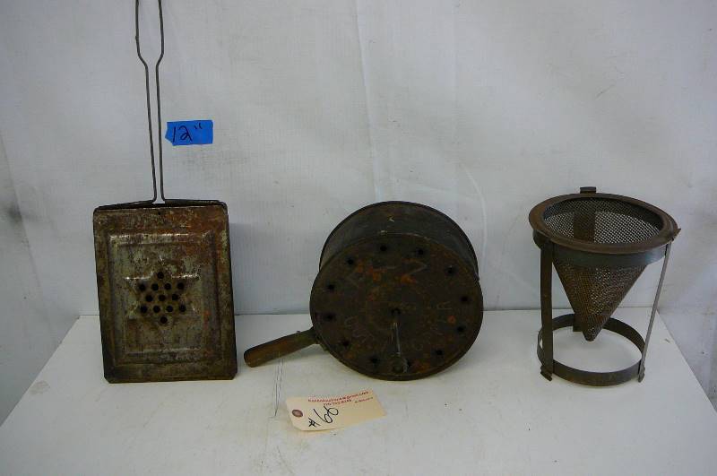 lot 66 image: Popcorn Poppers Strainer and stand