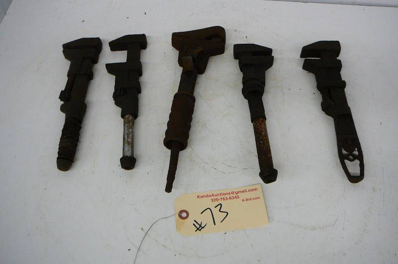 lot 73 image: Pipe wrenches 5 count