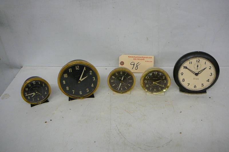 lot 98 image: Alarm clocks Big Ben west clock 5 count