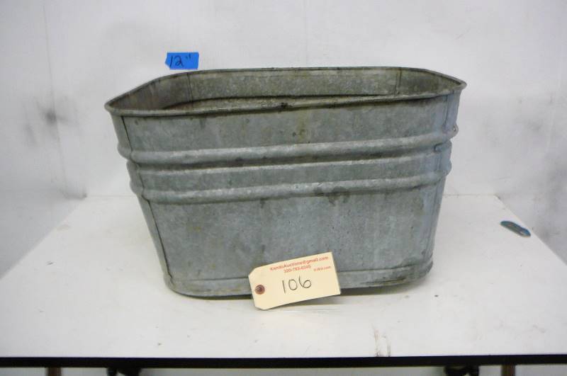lot 106 image: Wash Tub 20 x 20