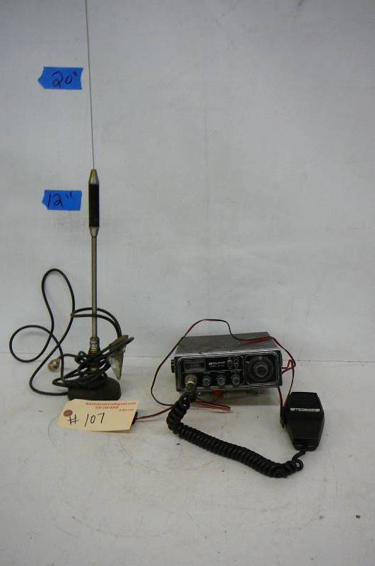 lot 107 image: CB Midland model 13-857 with antenna