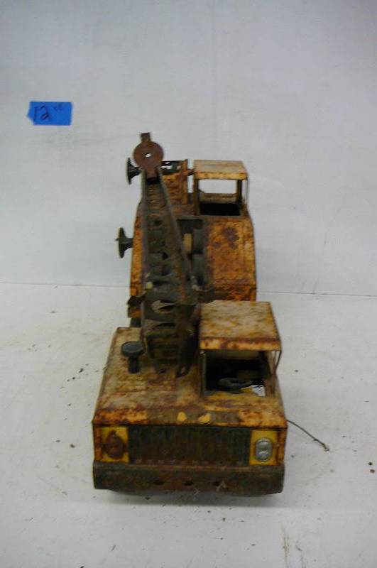 lot 114 image: Steel Crain truck 18 Long x 11 high