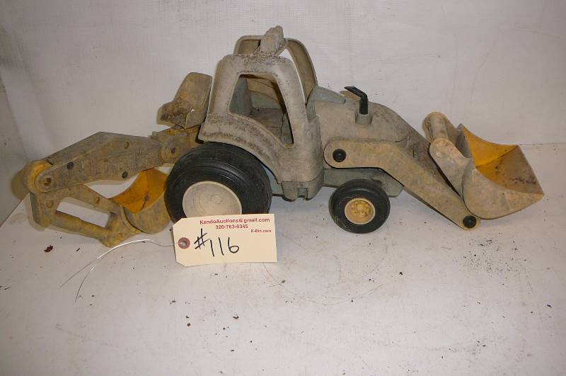 lot 116 image: Tonka loader, Backhoe tractor