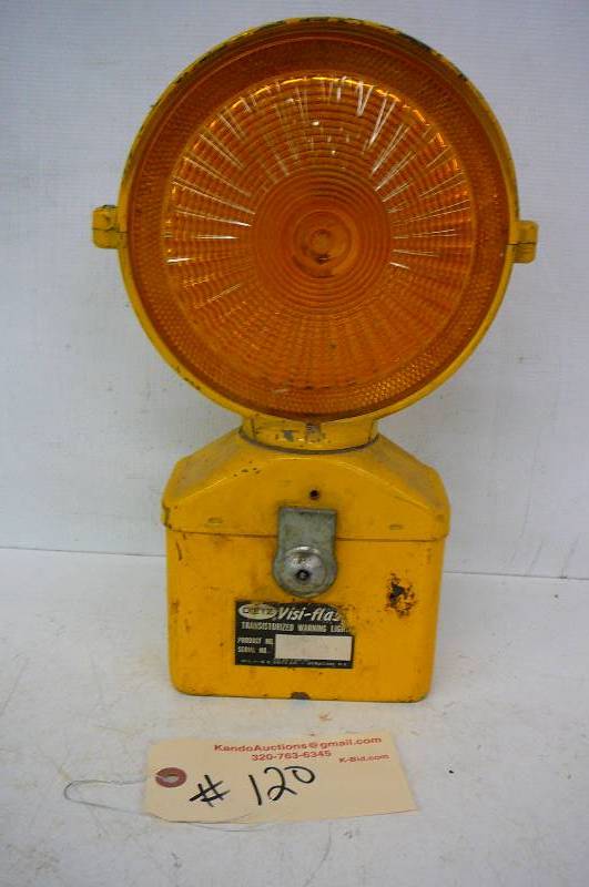 lot 120 image: Flasher Dietz Visa Flasher 13 12 high