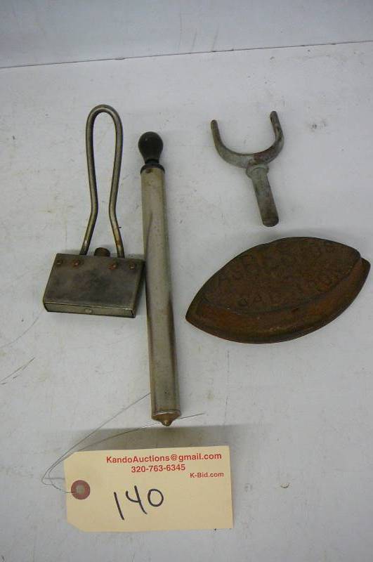 lot 140 image: Iron, Pump, Lock, Tool