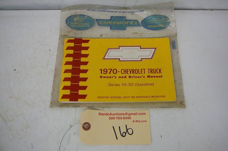 lot 166 image: 1970 Chevrolet Truck Owners and Drivers Manual Series 10-30 Nice Shape
