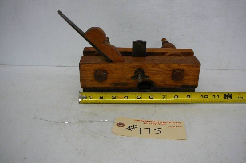 lot 175 image: Wooden Wood Plain