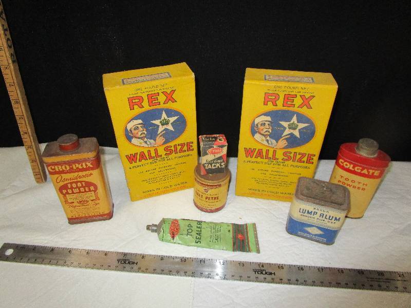 lot 3 image: Vintage containers with some products in them