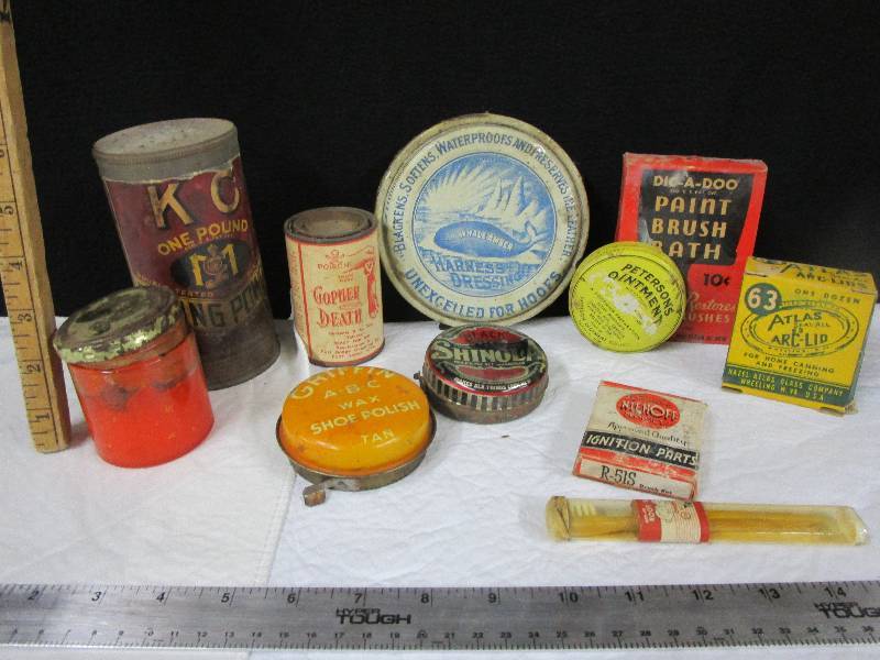 lot 4 image: Vintage containers wih some products in them