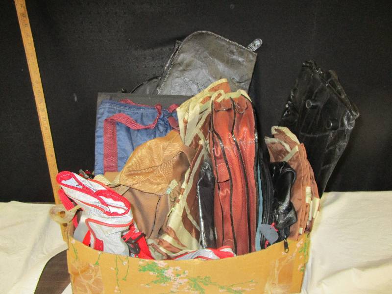 lot 7 image: Box full of various purses and bags