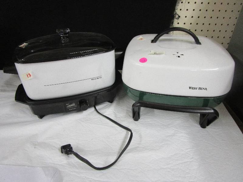 lot 13 image: West Bend Electric fry pan and slow cooker
