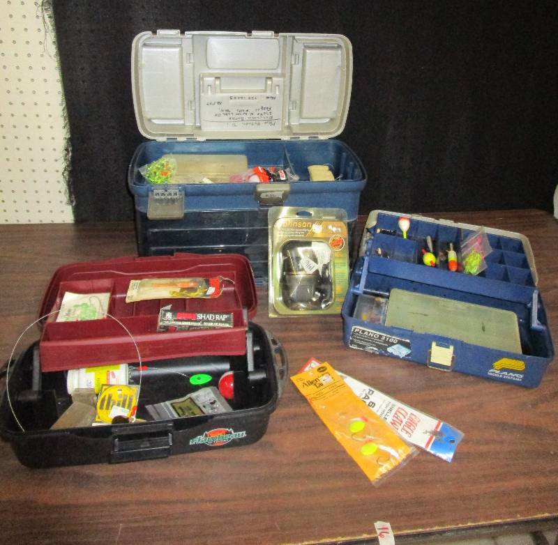 lot 16 image: 3 Tackle boxes, tackel and Johnson Century 2000 reel