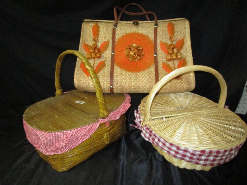 lot 34 image: 3 Picnic type baskets