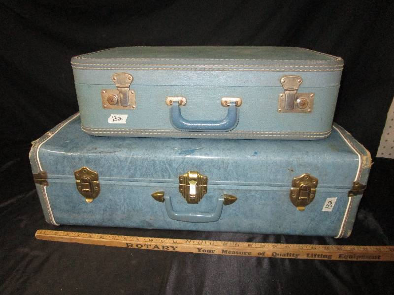 lot 44 image: 2 Old Vintage Suitcases