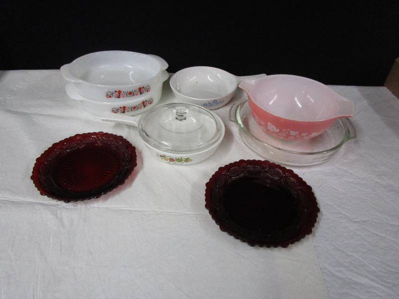 lot 60 image: Pyrex,Fire King and Ruby Red
