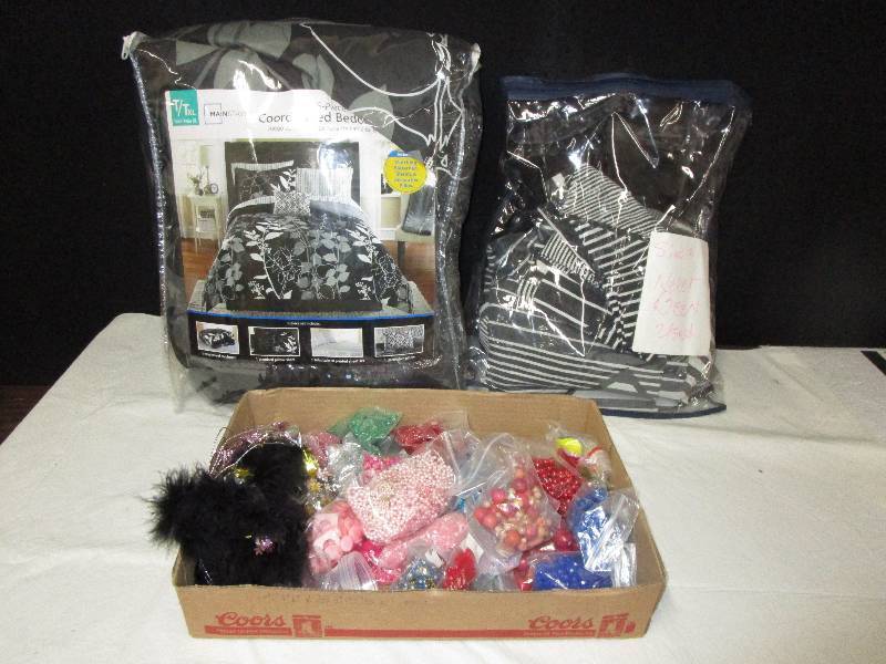 lot 70 image: Comforter and beadsglitter