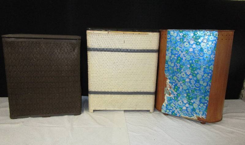 lot 75 image: 3 Hampers