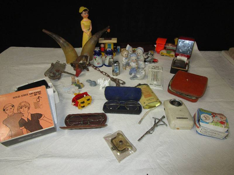 lot 86 image: Old Victor trap, fisher price train, razor, Misc.