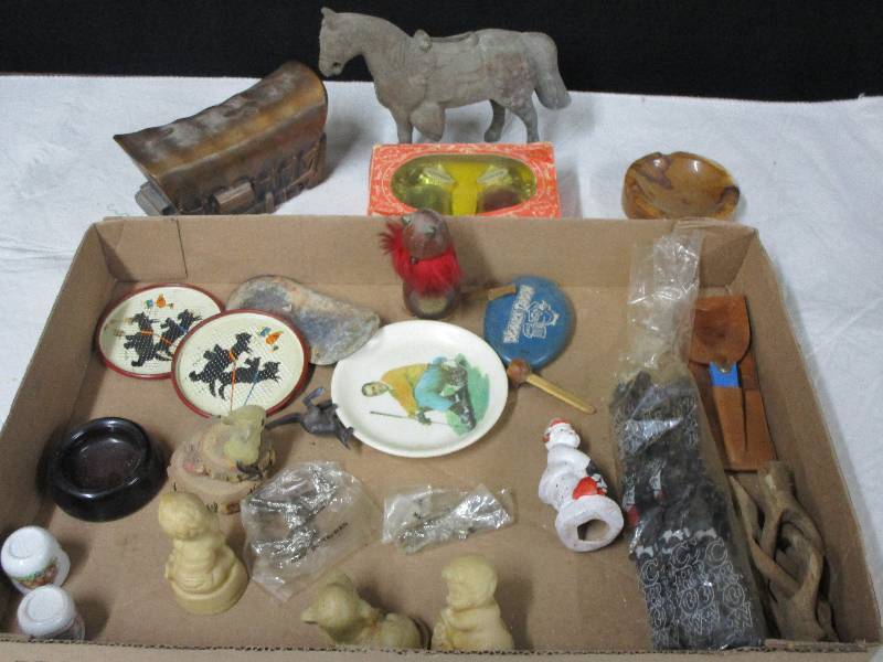 lot 97 image: Antique and collectibles, old hourse, wagon bank
