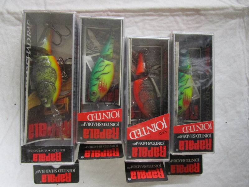 lot 118 image: 4 Jointed Rapalas