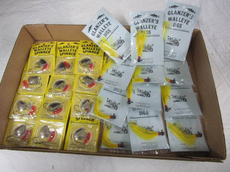 lot 128 image: 12 Glanzers Walleye Jigs and 12 Glanzers Walleye Spinner Minnow rig