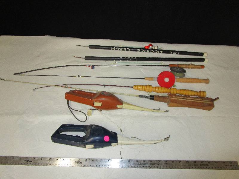 lot 131 image: Various Ice Fishing and Fishing Poles