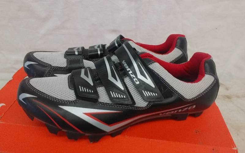 Venzo Bicycling Shoes Size 11