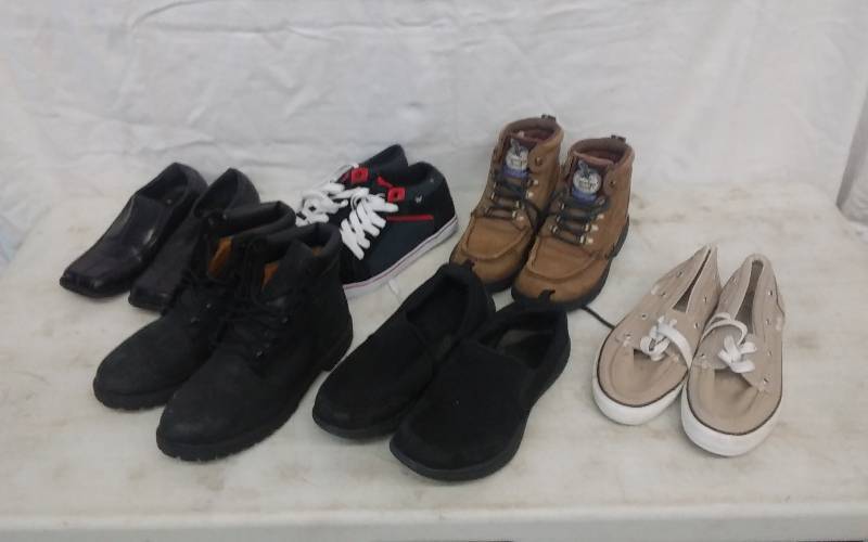 Lot Of Assorted Young Mens Shoes-6 Pair Sizes 6,6 12, 7, 8