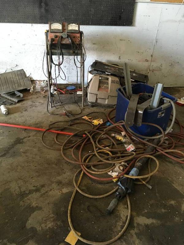 lot 132 image: Voltage and Amperage Tester, Hoses & Misc.