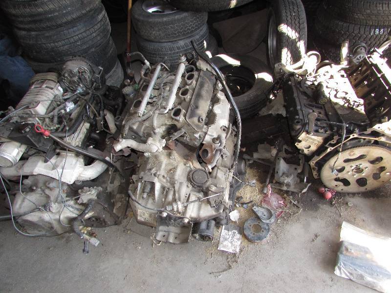 lot 155 image: 3 ENGINES