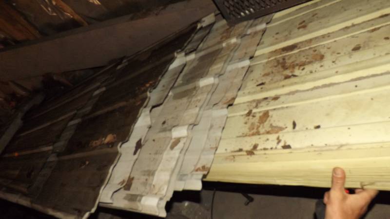 lot 212 image: METAL SIDING PIECES, SEVERAL SIZES