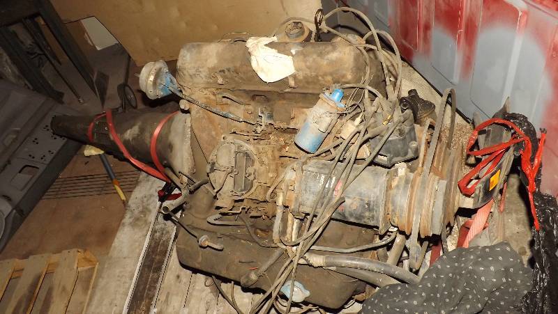 lot 216 image: ENGINE AND TRANSMISSION