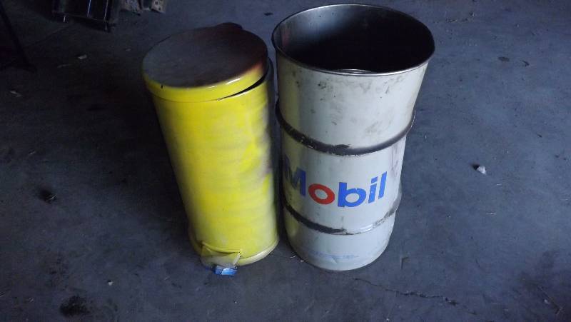 lot 224 image: Waste Barrel and Mobil Oil Barrel