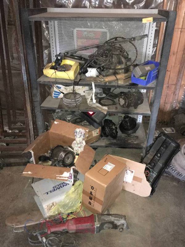 lot 163 image: SHELF AND MISC AUTO PARTS