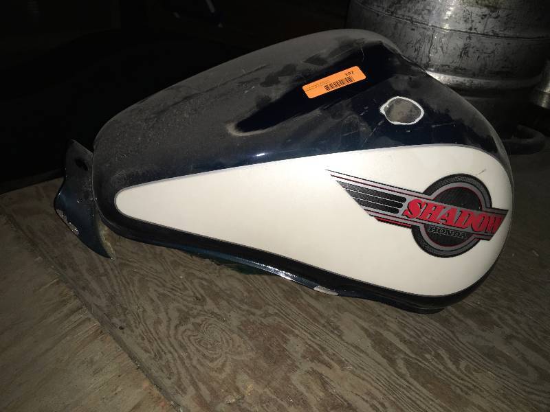 lot 192 image: HONDA SHADOW MOTORCYCLE GAS TANK