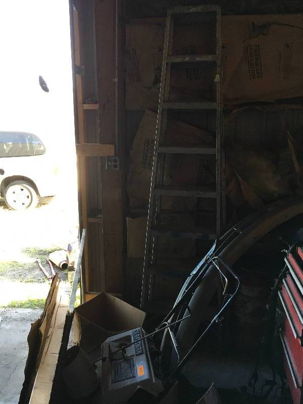 lot 237 image: STEP LADDER, CRAFTSMAN SNOW THROWER, BUMPER