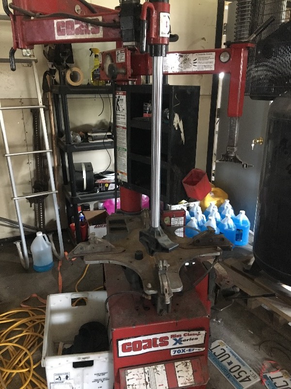 lot 3A image: Coats Tire Machine Rim Clamp X Series