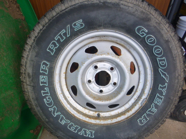 lot 13 image: Goodyear Wrangler RTS Tire
