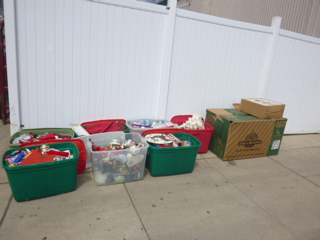 lot 43 image: Huge Lot of Christmas Items