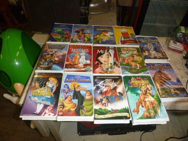 lot 45 image: 14 Disney VHS Movies