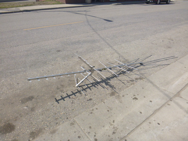 lot 52 image: Fringe TV Antenna